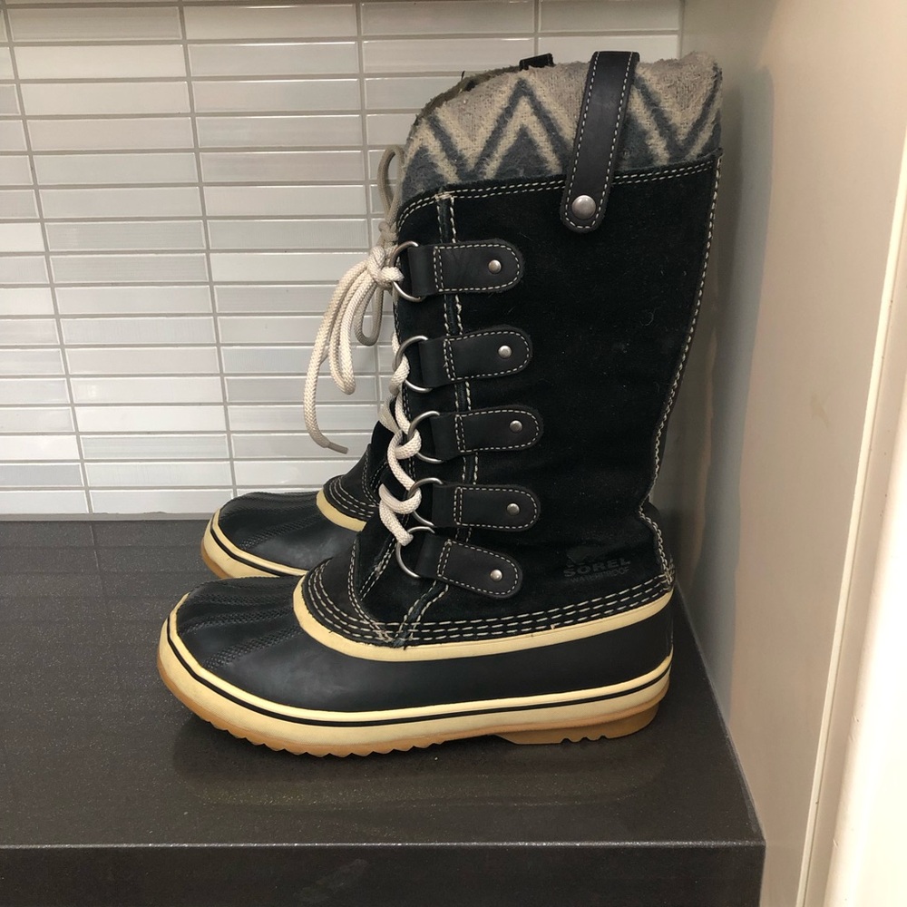 Sorel Women's Joan of Arctic Knit II black suede Waterproof Winter Boots: Size 7